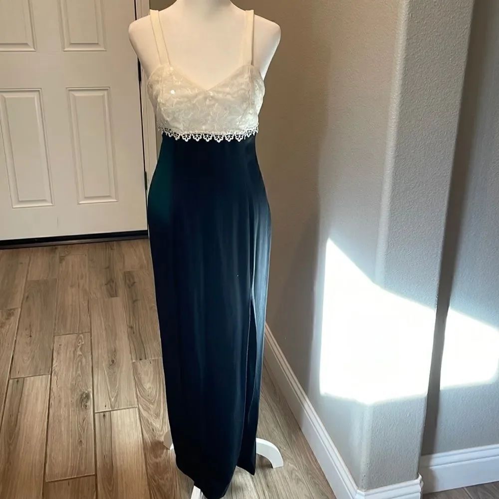 Jessica McClintock Gunne Sax Formal Long Sleeveless Dress